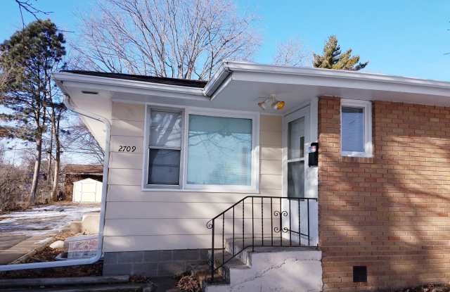 2709 Hampshire Avenue N Gallery 2
