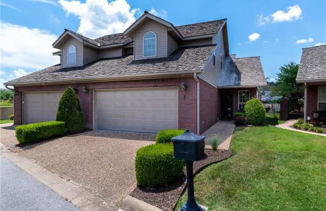 7 Prairie Dunes  CT - 7 Prairie Dunes Court, Rogers, AR 72758