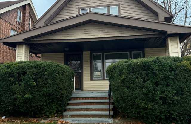 3bd Single Cash Pay - 11604 Thornwood Avenue, Cleveland, OH 44108