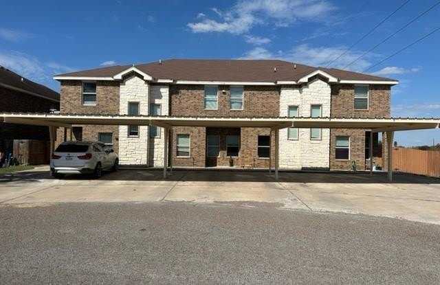 1600 W Omni Avenue photos photos