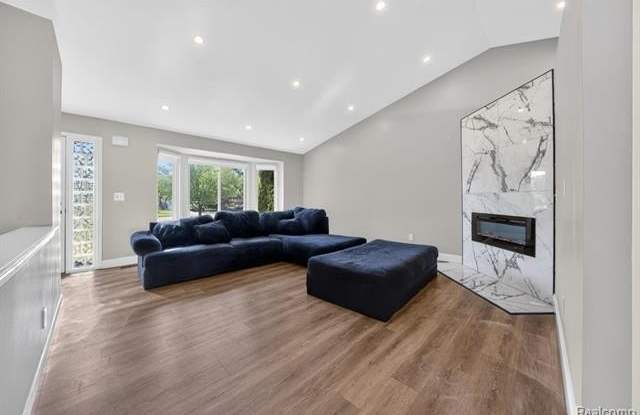 45925 Ashwood Lane Gallery 4