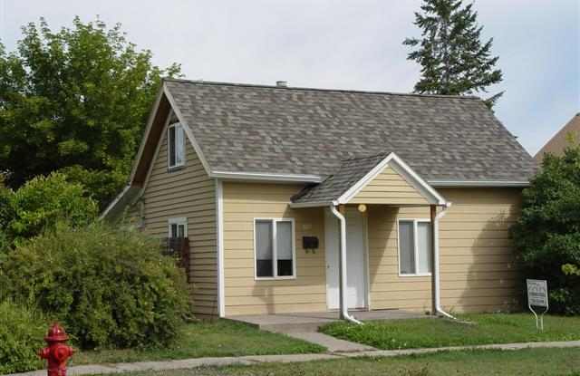 807 6th Ave W photos photos