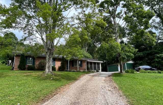 Beautiful Three Bedroom Home close to Grove Marina, Corbin KY photos photos