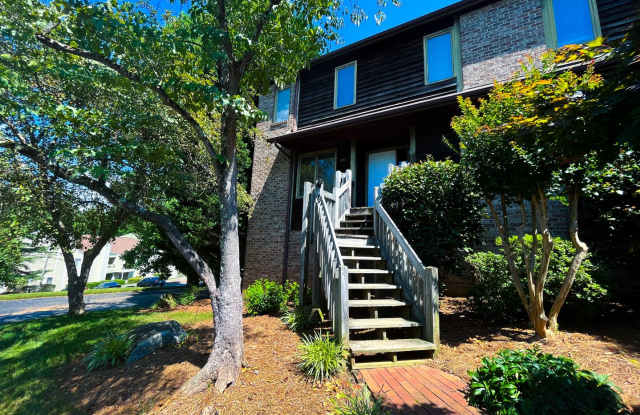 Beautiful 3-story 2 bedroom, 2 1/2 bathroom townhome in Winston Salem photos photos