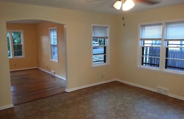 1004 Front Ave. Gallery 3