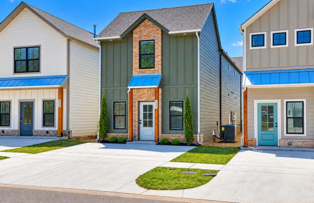 Charming 3-Bedroom Modern Farmhouse Townhome in Edmond Gallery 3