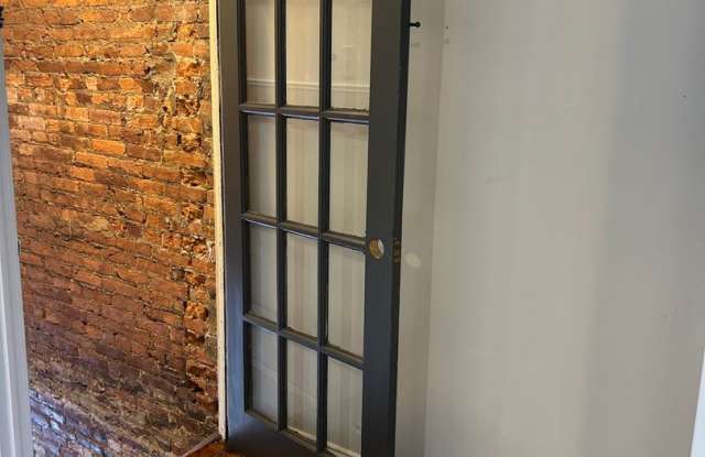 Newly Renovated 2 bedroom in Lancaster City - Spacious Storage Unit Included! Gallery 3