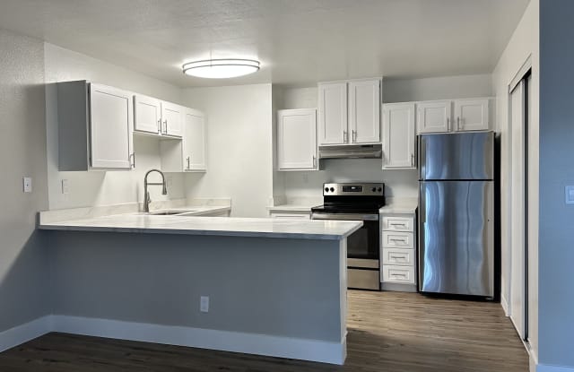 Shoreline Apartments Gallery 2