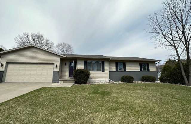 Bedroom For Rent in Desirable Neighborhood in Verona! photos photos