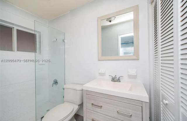 11950 SW 182nd Ter Gallery 2