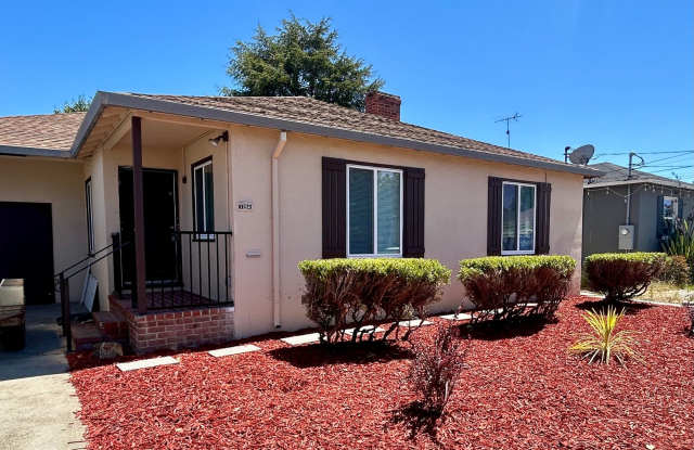 Completely Updated Lower Bal House! photos photos Completely Updated Lower Bal House! photos photos