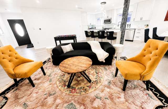 6737 Blewett Ave Gallery 4