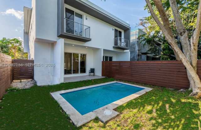 2875 SW 33rd Ct Gallery 1