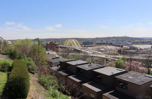 399 Oregon Street unit: 3 photos photos