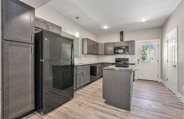 717 Worden St Se photos photos
