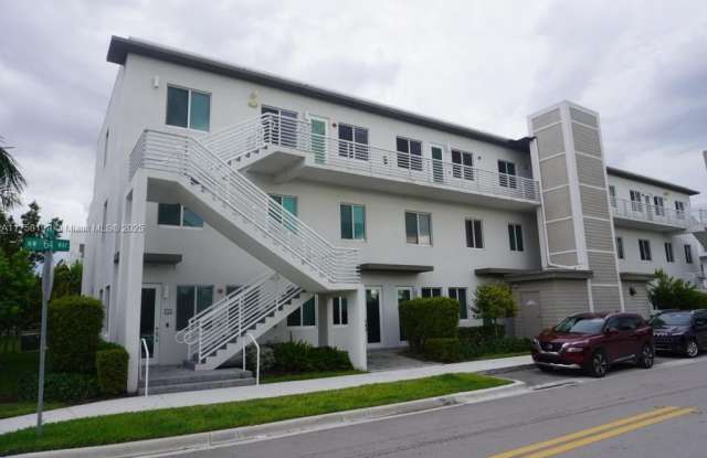 10222 NW 64th way photos photos