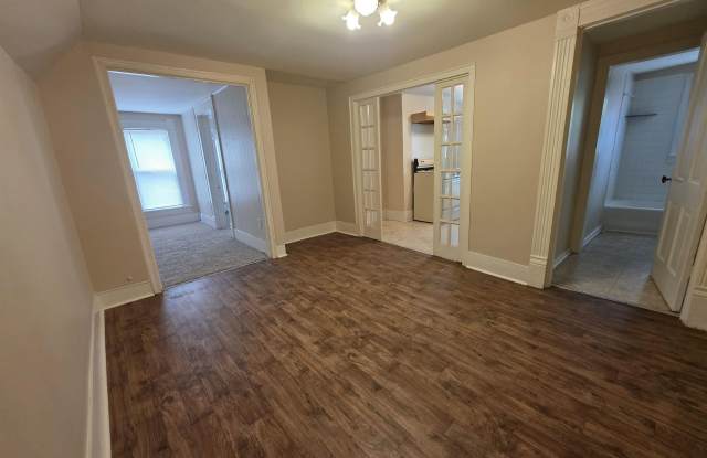 1008 Kavanaugh Boulevard Gallery 2