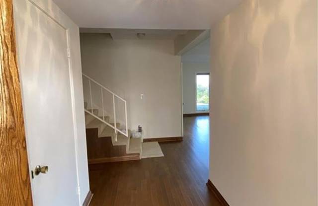 5113 Oconto Avenue Gallery 4