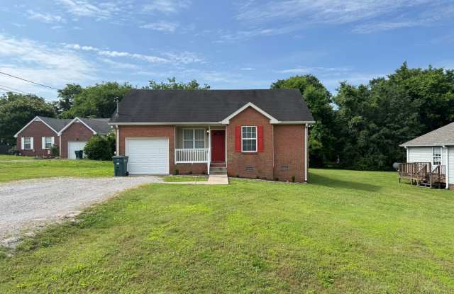 FOR LEASE- SINGLE FAMILY HOME WALKING DISTANCE TO CUMBERLAND UNIVERSITY! photos photos