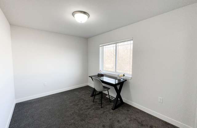 2 Bed / 2.5 Bath Townhome for rent in Cottage Grove! photos photos