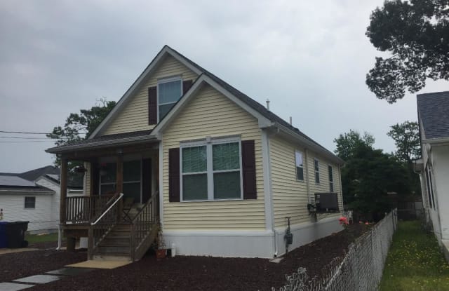 7 Pine Crest Drive - 7 Pine Crest Dr, Toms River, NJ 08753