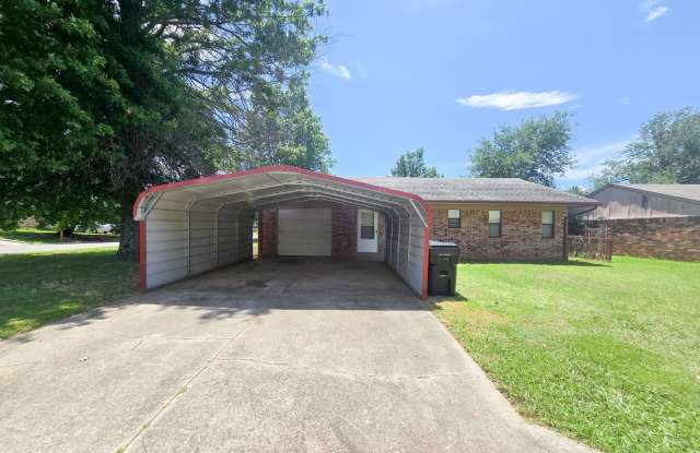 3 Bed brick home in Tecumseh photos photos