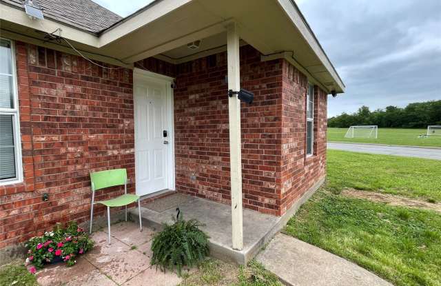 102 Lum Lane Gallery 2