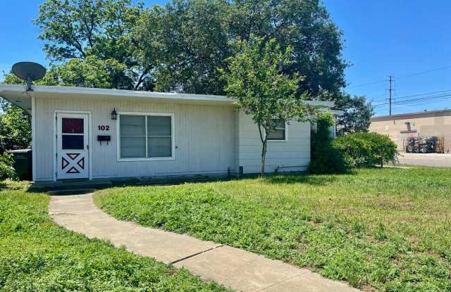 Charming 3 Bedroom Home with Detached Garage in South San Antonio photos photos Charming 3 Bedroom Home with Detached Garage in South San Antonio photos photos