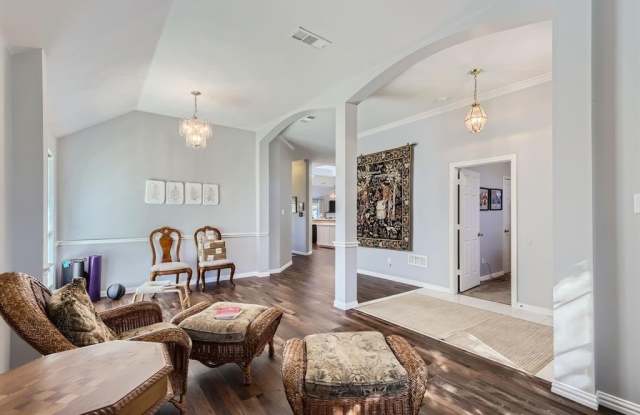 5301 Mosscreek Lane Gallery 3