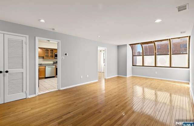 319 Gorge Road Gallery 4