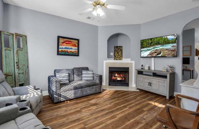 Cute- two bedroom townhome Gallery 3