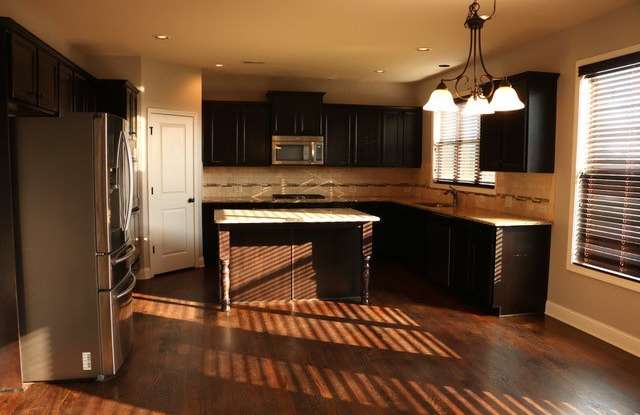 6100 Cove Park Drive Gallery 2
