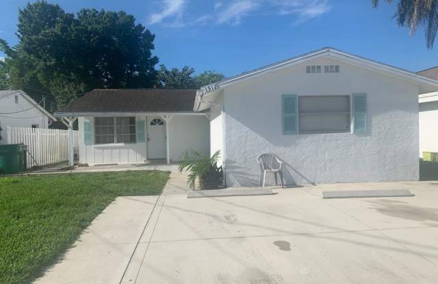 1312 Highlands Dr photos photos