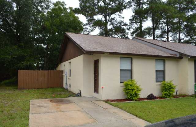 2 bedroom 1 bath Renovated Patio Home for rent - 2703 Hidden Village Drive, Jacksonville, FL 32216