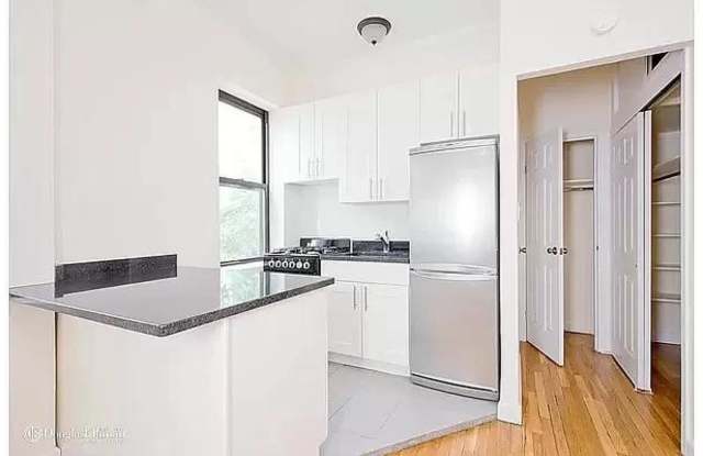 152 E 35th St - 152 East 35th Street, New York City, NY 10016