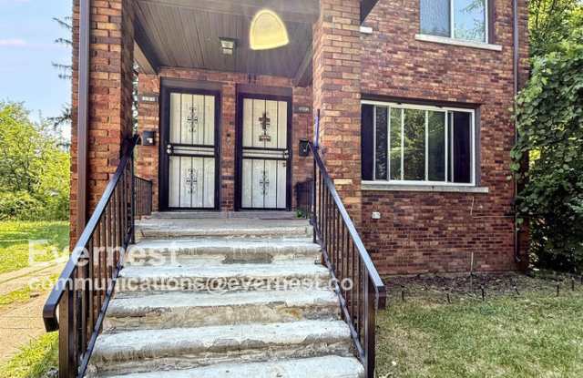 5261 Lakewood Street photos photos