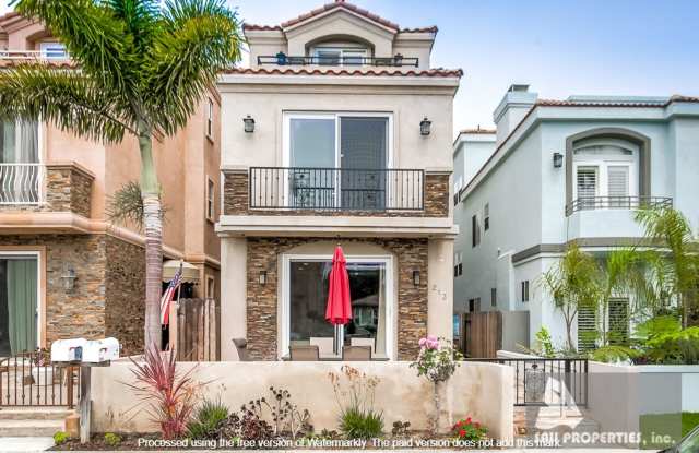 Georgous downtown Huntington Beach home photos photos