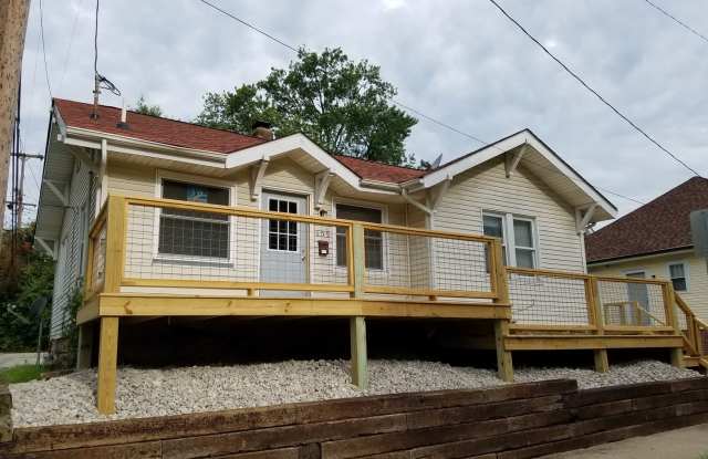 ***AVAILABLE AUGUST 2027*** 5 Bed 2 Bath house. Close to business school. Excellent Location! - 609 North Dunn Street, Bloomington, IN 47408