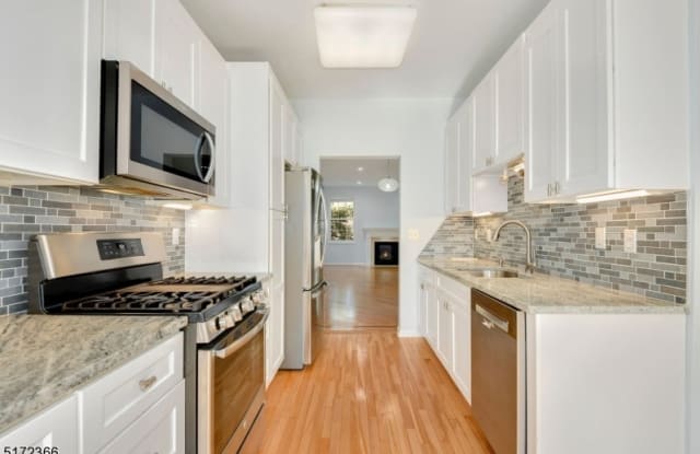 213 Barringer Dr - 213 Barringer Drive, Essex County, NJ 07110