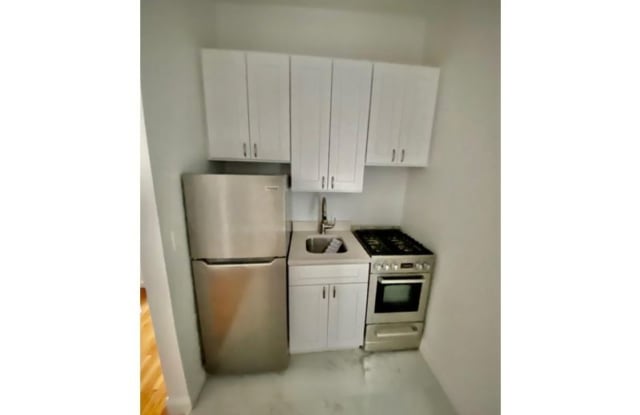 313 E 90th St - 313 East 90th Street, New York City, NY 10128