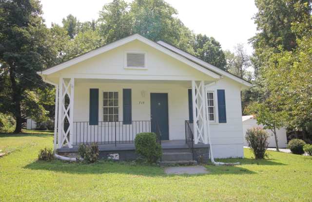 Recently renovated bungalow close to downtown Durham! photos photos