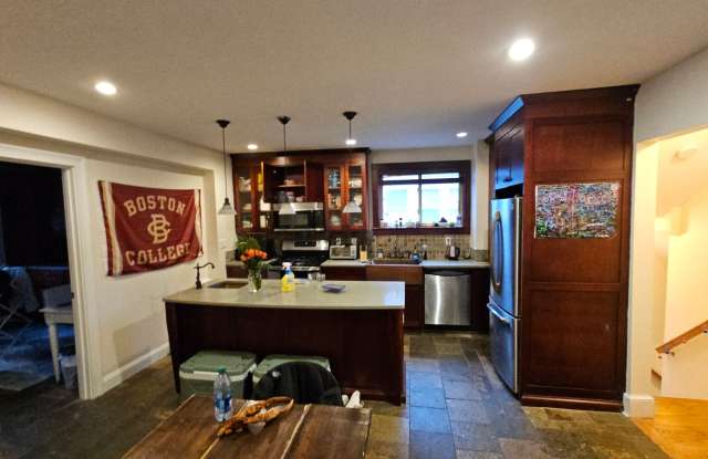 Modern Gem near BC Campus! Short Walk? Spacious, Sunny and Professionally managed. Parking Avail to Rent. photos photos