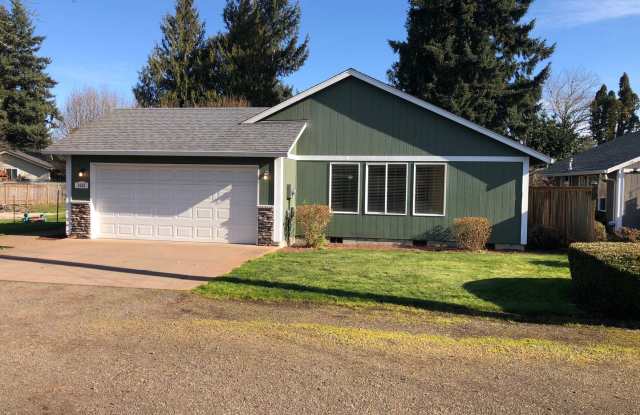 Updated 3 bedroom 2 bath house in Eugene! photos photos