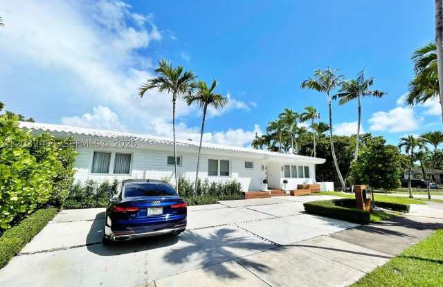 290 Shore Dr E Gallery 2