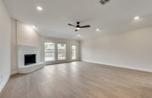 7210 Saturn Drive Gallery 3