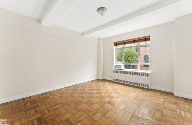 15 West 84th Street Gallery 4