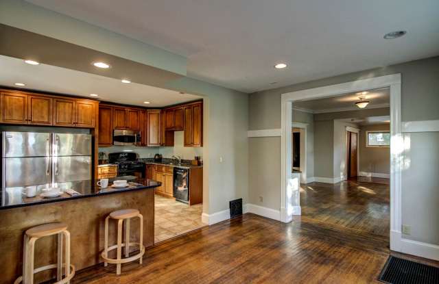 301 5th Ave SE photos photos