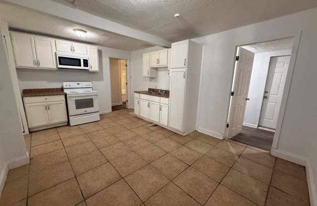 Available Now 4 bedroom 2 full bathroom home! Gallery 4