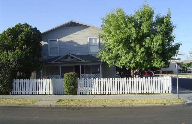 2 bedroom in Taft! - 300 Warren Street, Taft, CA 93268