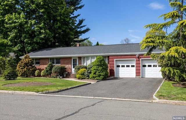 630  Valley Court Gallery 3
